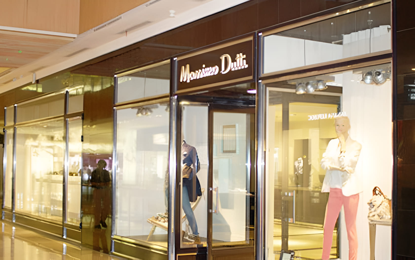 Massimo Dutti Grand Indonesia | Jakarta Pusat | Portfolio Swasta