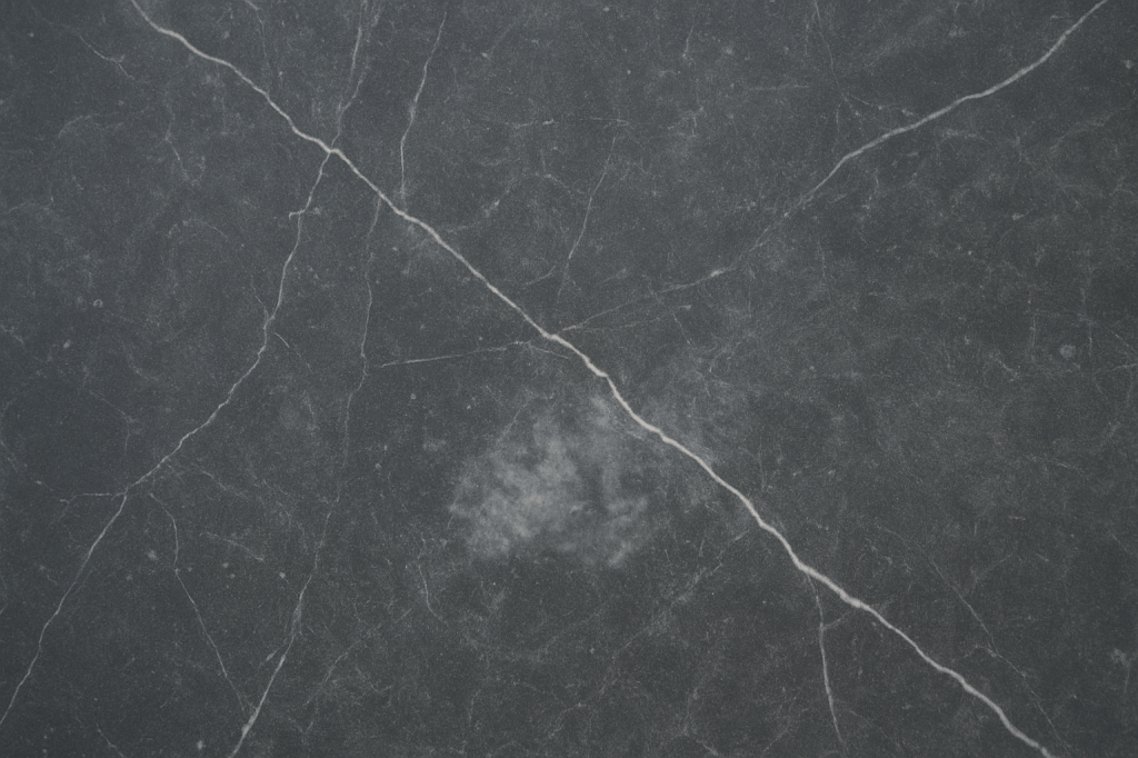 Ilustrasi marmer dengan noda efloresensi